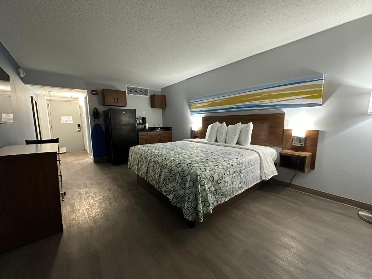 Ramada By Wyndham Cortland Hotel & Conference Center ภายนอก รูปภาพ