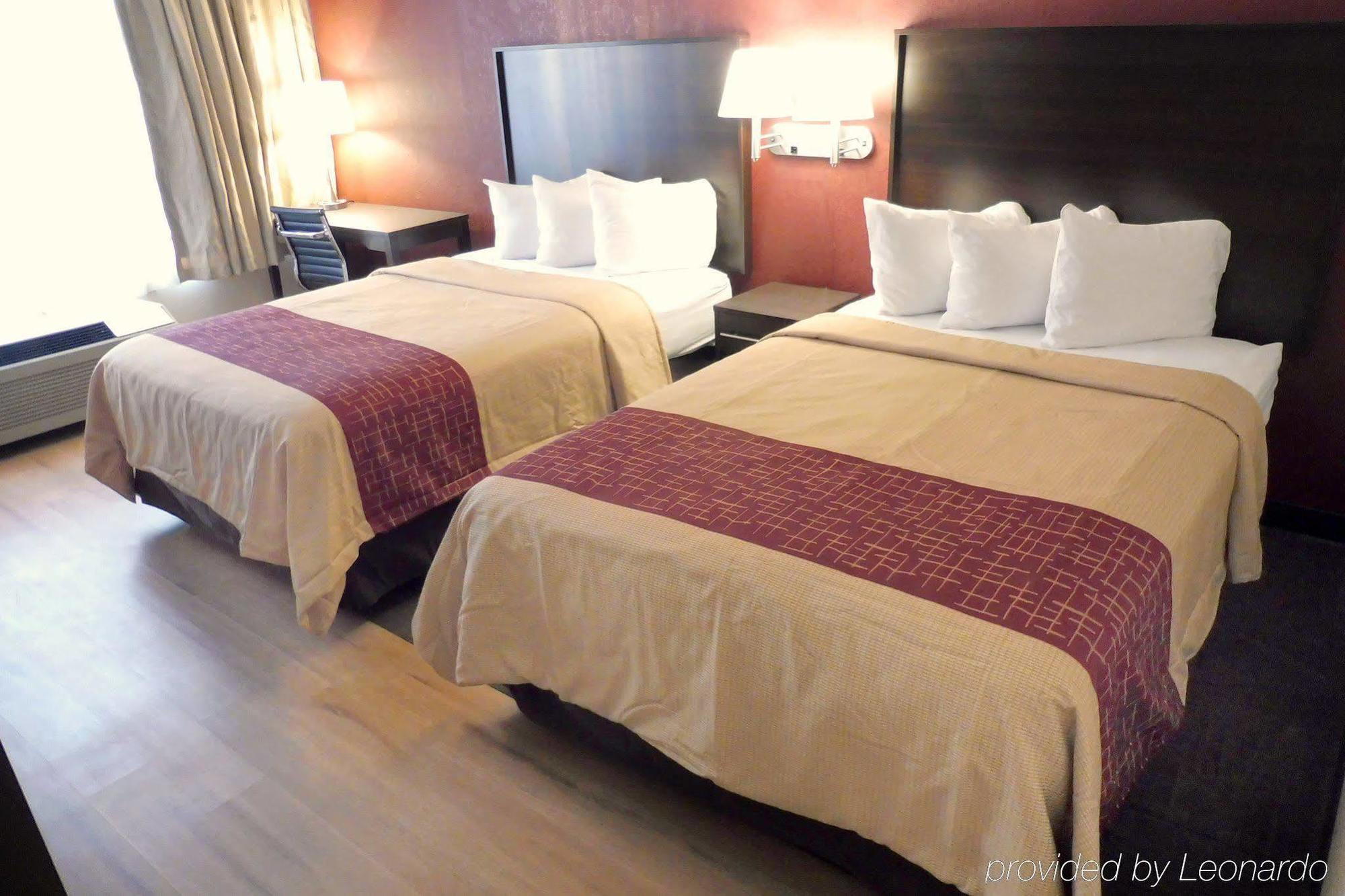 Ramada By Wyndham Cortland Hotel & Conference Center ภายนอก รูปภาพ